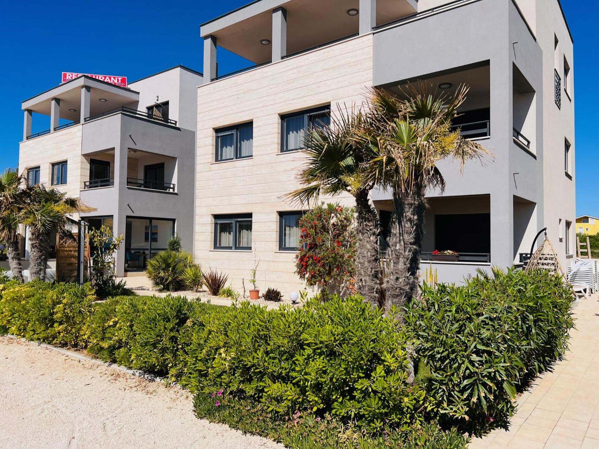 Apartments The Beach Resort Vir Ngoại thất bức ảnh